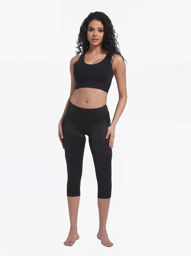 QUALICOS Women's Cycling Capri Pants with Pockets front view, 3/4 length fit for cycling and training