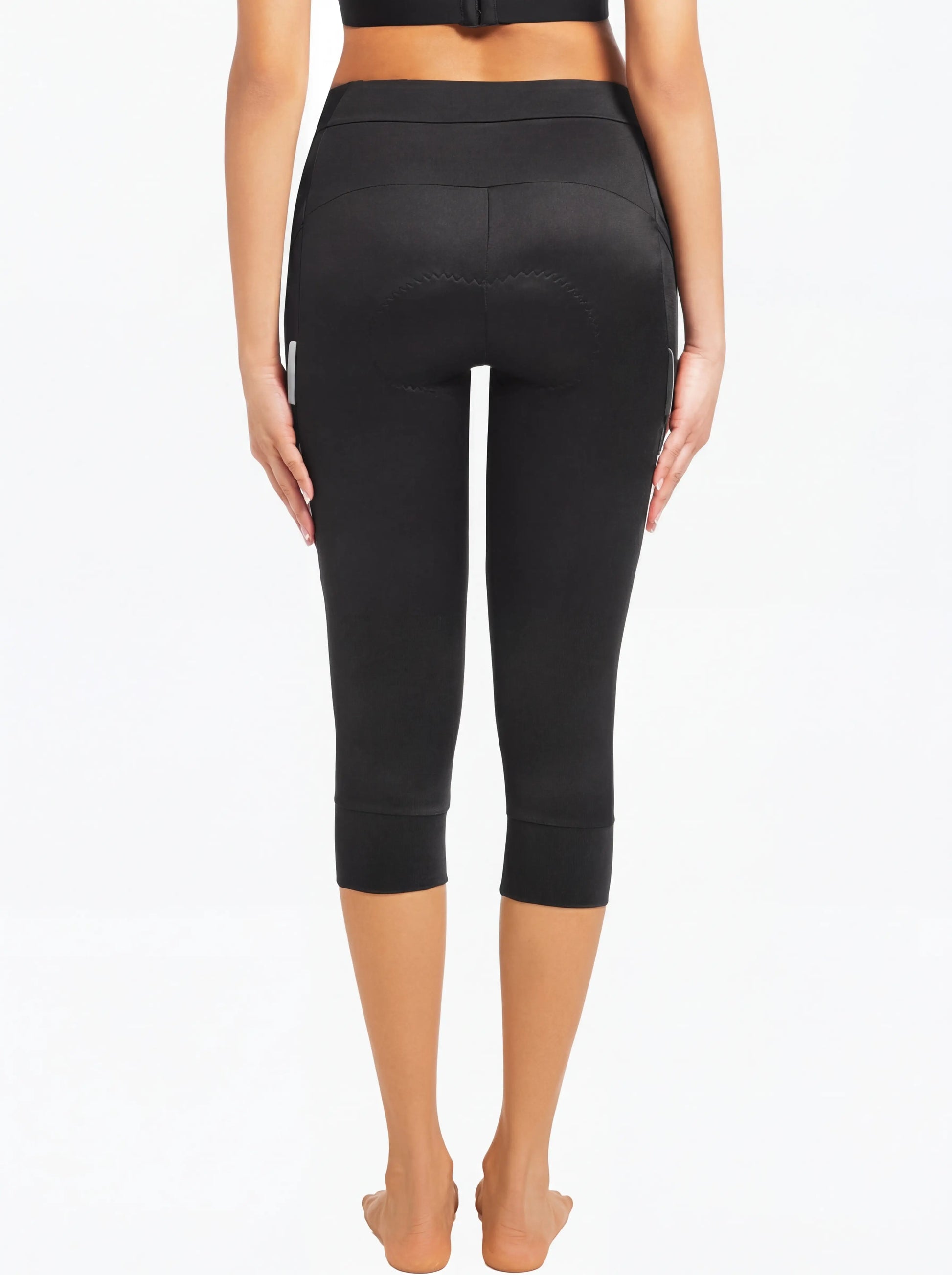 QUALICOS Women's Cycling Capri Pants with Pockets rear view, 3/4 length fit and padded seat design